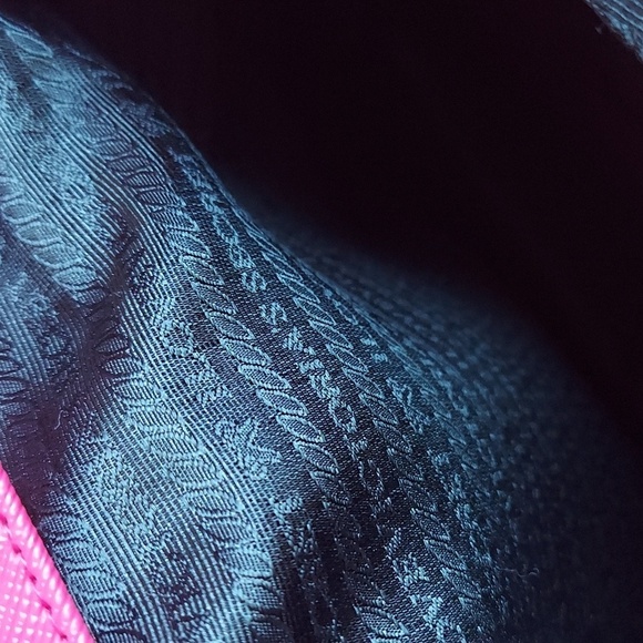 Victorias Secret Pink Lined Snap Close Nylon Tote Bag - Picture 9 of 12